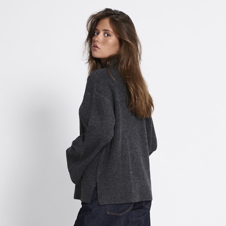 Rib-knit turtleneck sweater "Minny"